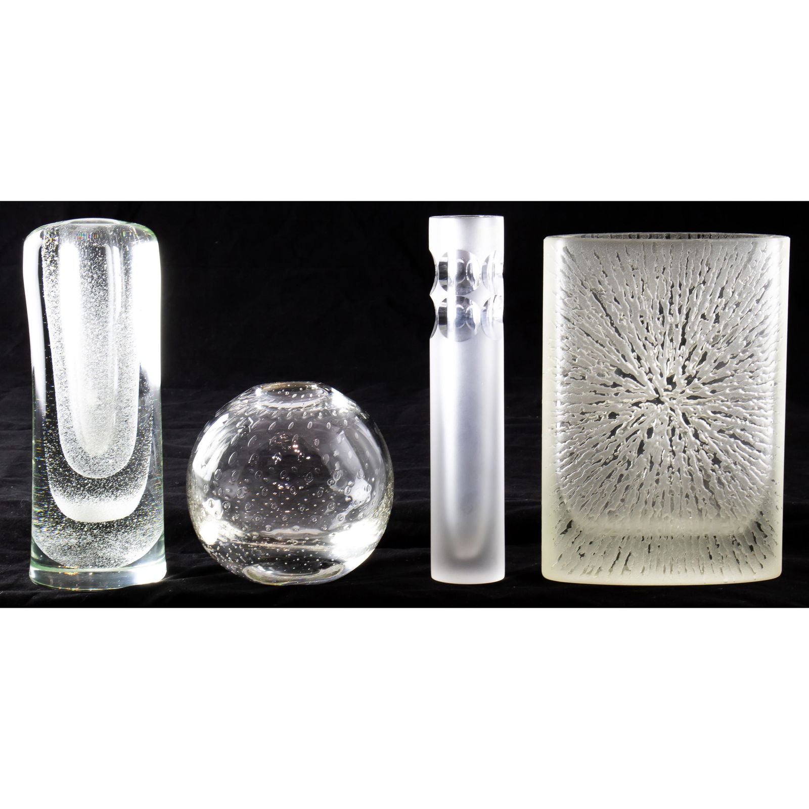 (lot of 4) Modern art glass group (1 of 1)