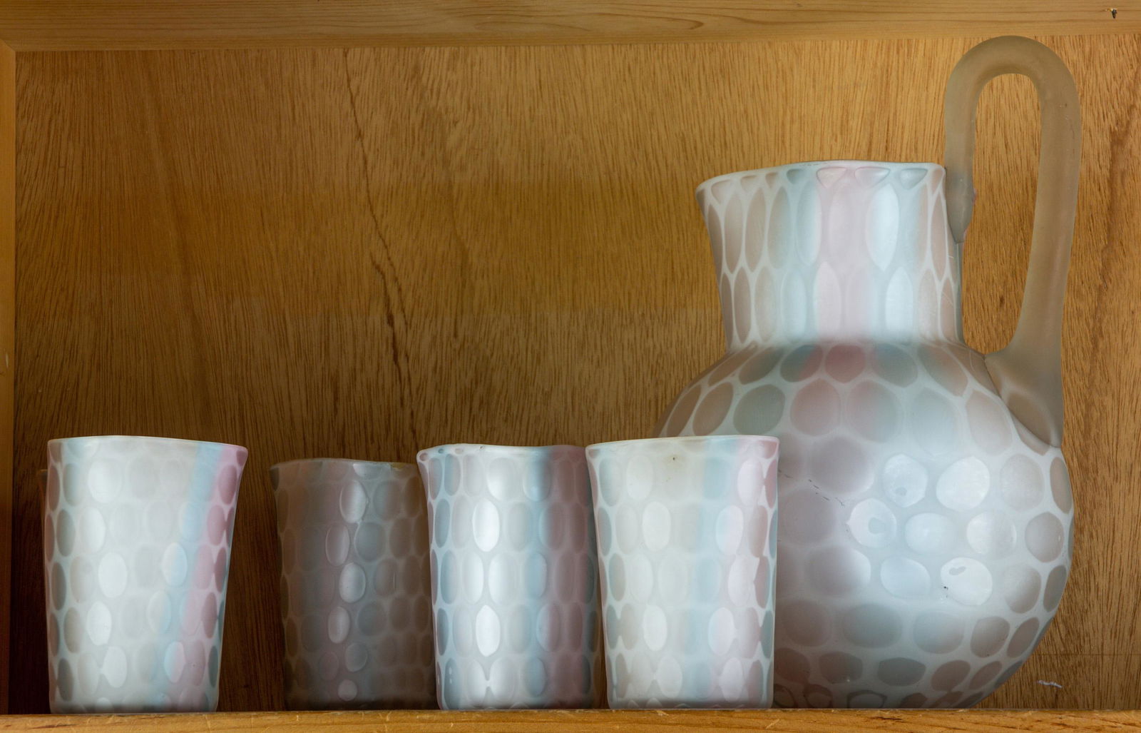 (lot of 6) Satin quilted rainbow glass pitcher and (1 of 1)