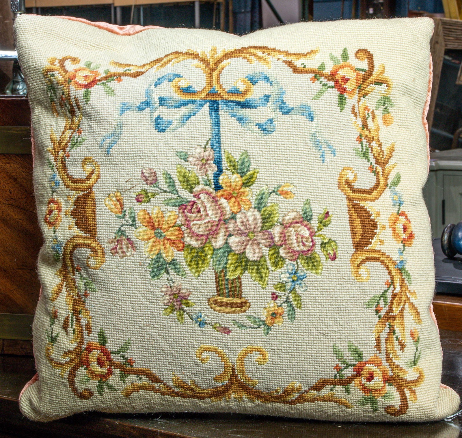 (lot of 2) Group of throw pillows (1 of 1)