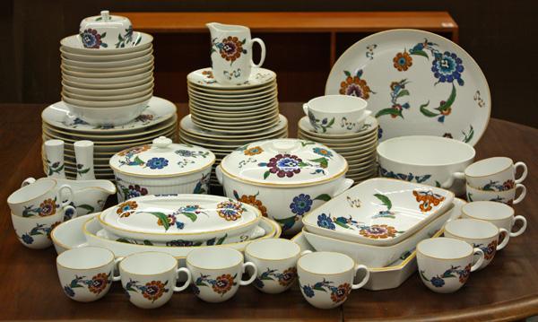 Royal Worcester ''Palmyra'' table service: Royal Worcester ''Palmyra'' table service for ten, with extras, consisting of eleven dinners 10'', twelve salads 8'', eleven soups 6.5'', twelve breads 6.5'', three rectangular serving platters larges