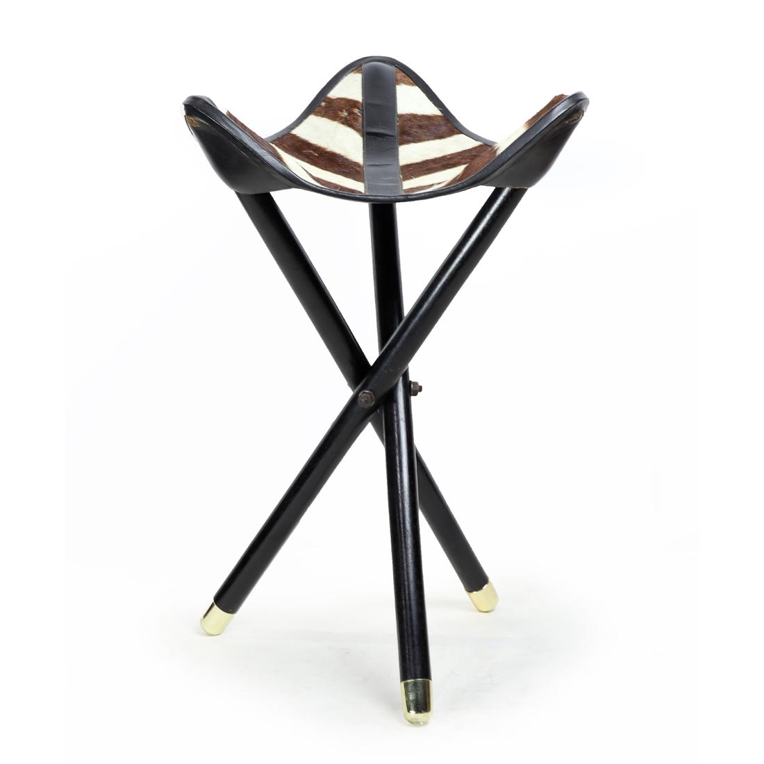 Continental hunting tripod folding stool with hide (1 of 3)