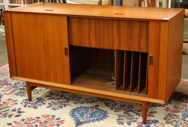 Arne Vodder teak tambour door HI-FI storage unit: Arne Vodder (1926-2009) for Sibast Furniture Company, Denmark, a teak tambour door HI-FI storage unit, circa 1950, the surface with two cantilever doors, open to reveal two turntables, (including an E