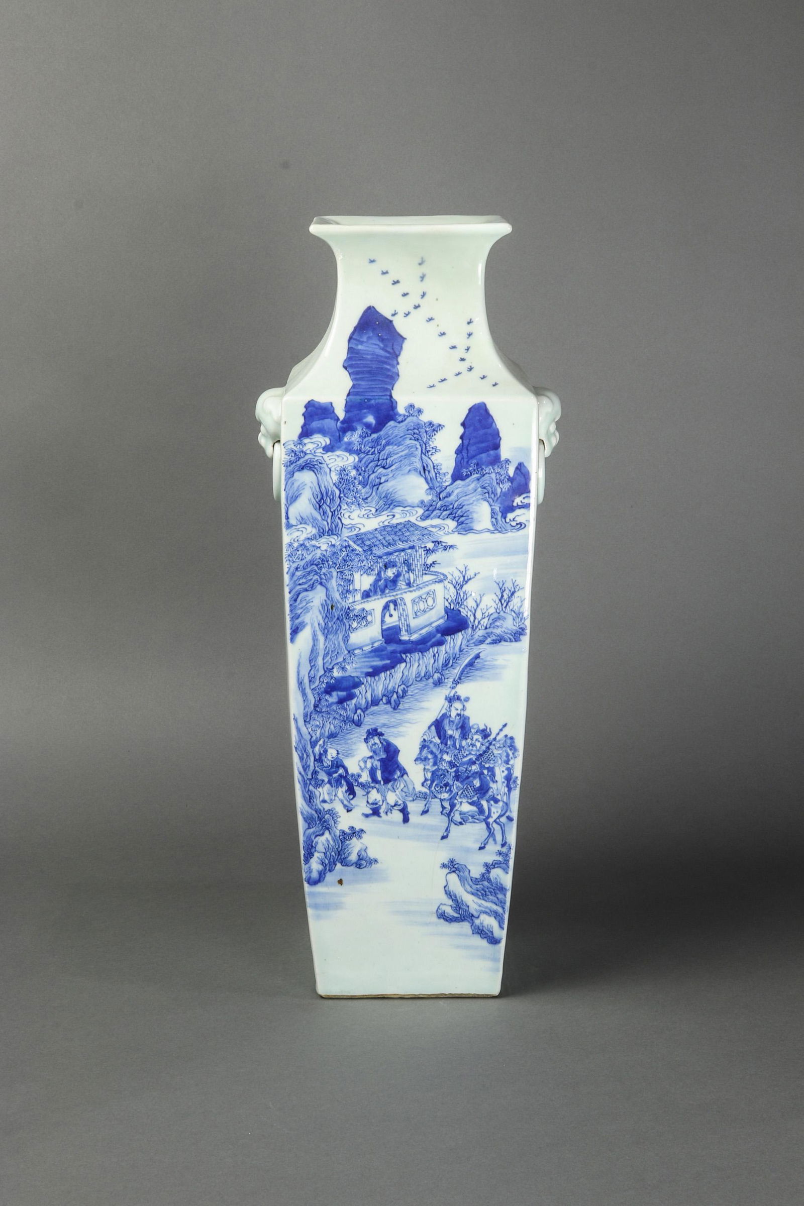 Chinese blue and white vase (1 of 7)