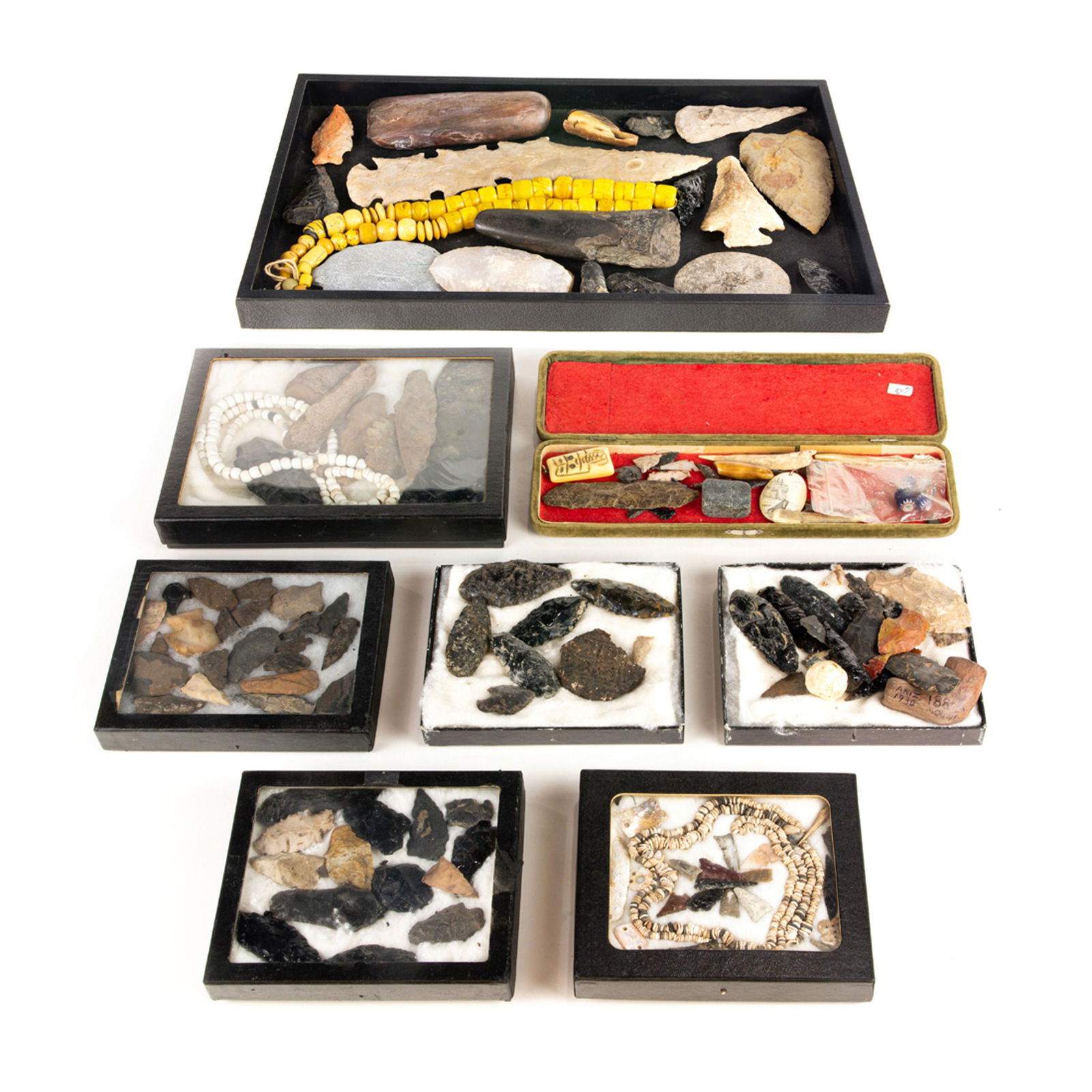 Collection of arrowheads, shell beads and necklaces (1 of 1)