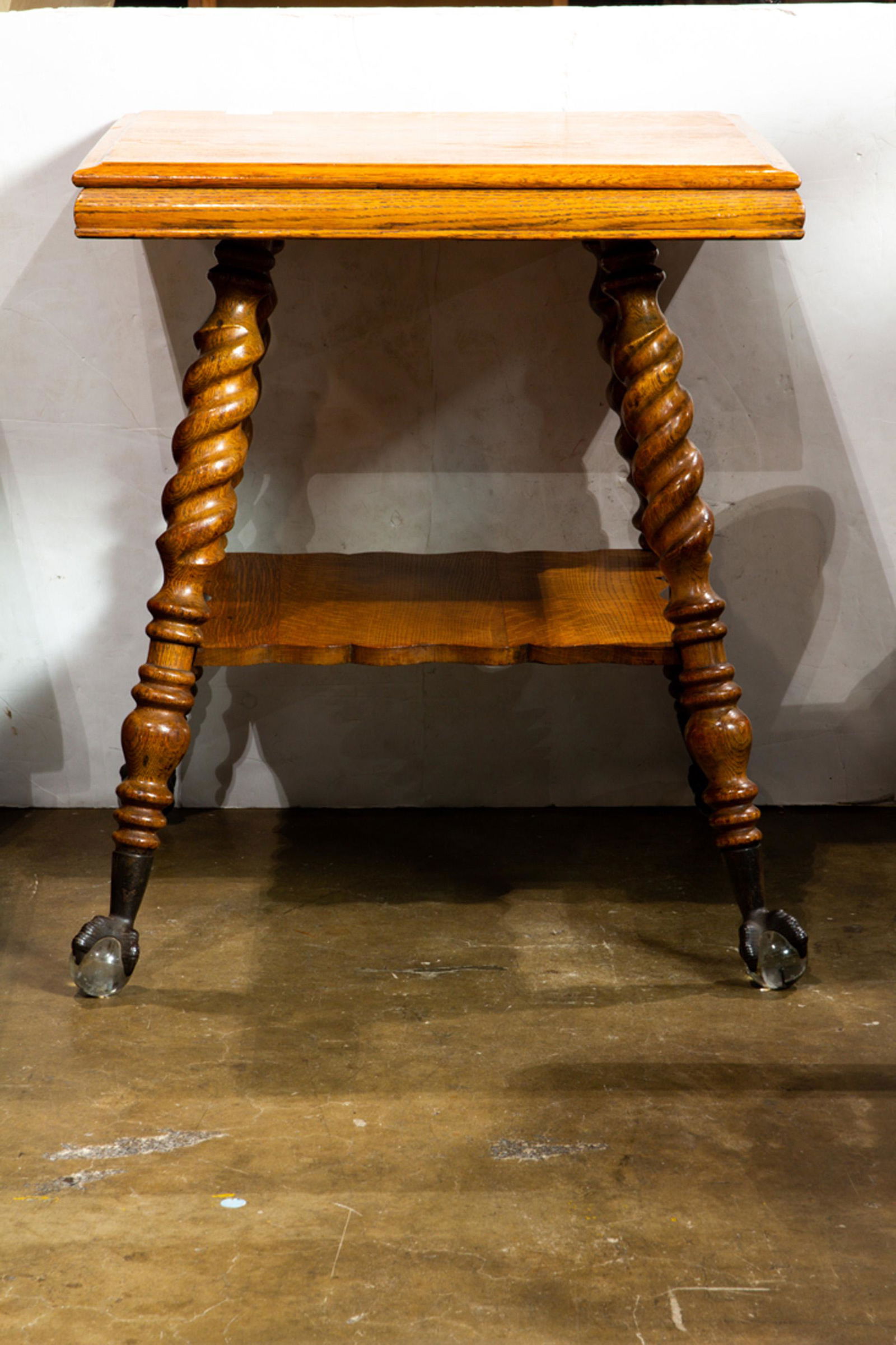 An American quartersawn oak occasional table (1 of 1)