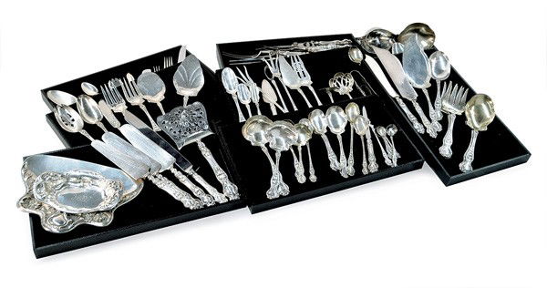 Wallace sterling silver flatware: Wallace Silversmiths sterling silver flatware service in the ''Violet'' pattern, designed by Henrick Hillbom circa 1904, having twenty-six pieces per place setting comprising six dinner knives, six pl