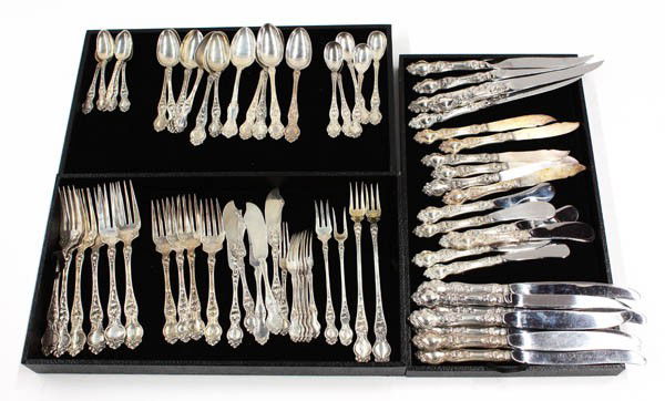 Wallace sterling silver flatware: Wallace Silversmiths sterling silver assembled flatware service in the ''Violet'' pattern, designed by Henrick Hillbom circa 1904, consisting of seven place knives, six spreaders, six fruit knives, fi