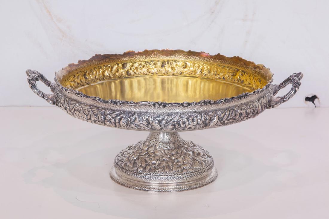 A Tiffany & Co sterling floral repousse cake stand (1 of 2)