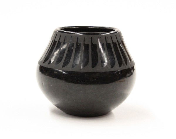 San Ildefonso pot signed Maria Popovi: San Ildefonso Maria Popovi black ware vase, having a bulbous shape with a feather frieze terminating at the shoulder, base signed Maria Popovi, 3.75''h x 4.25''w