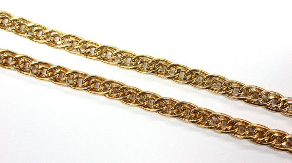 Two yellow gold link bracelets: Two 14k yellow gold link bracelets. Combined total weight of bracelets 12.5 grams. Bracelets length 7'' and 7 1/4''