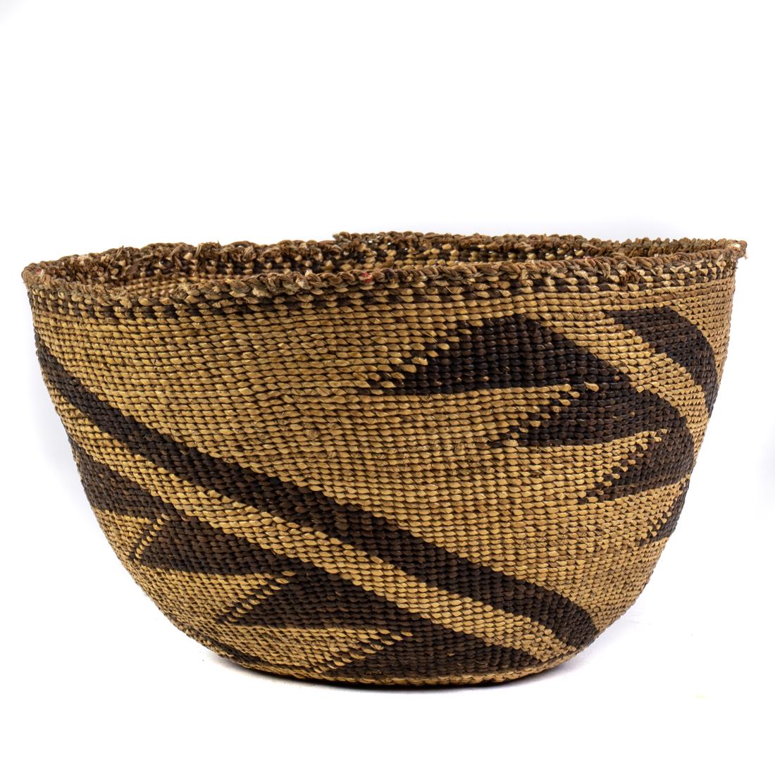 A Klamath hat basket (1 of 3)