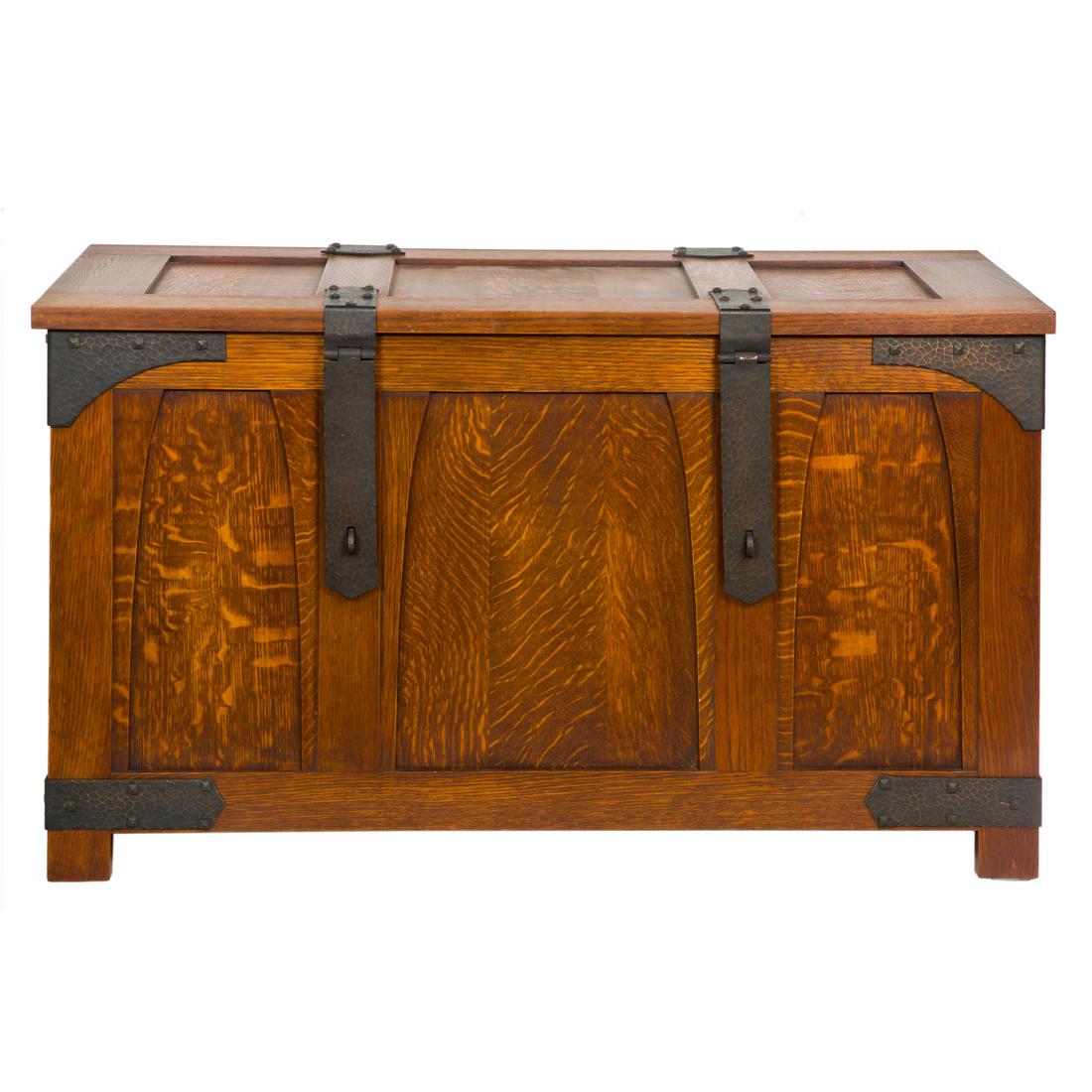 Arts and Crafts style quartersawn oak chest (1 of 4)