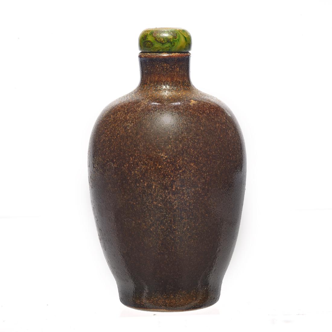 Chinese tea-dust-glazed snuff bottle (1 of 2)