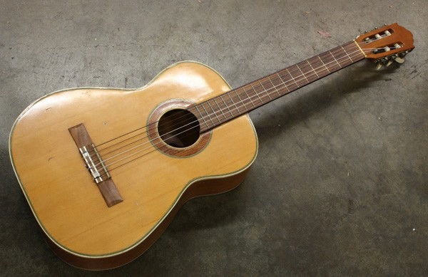 Decca 2024 acoustic guitar