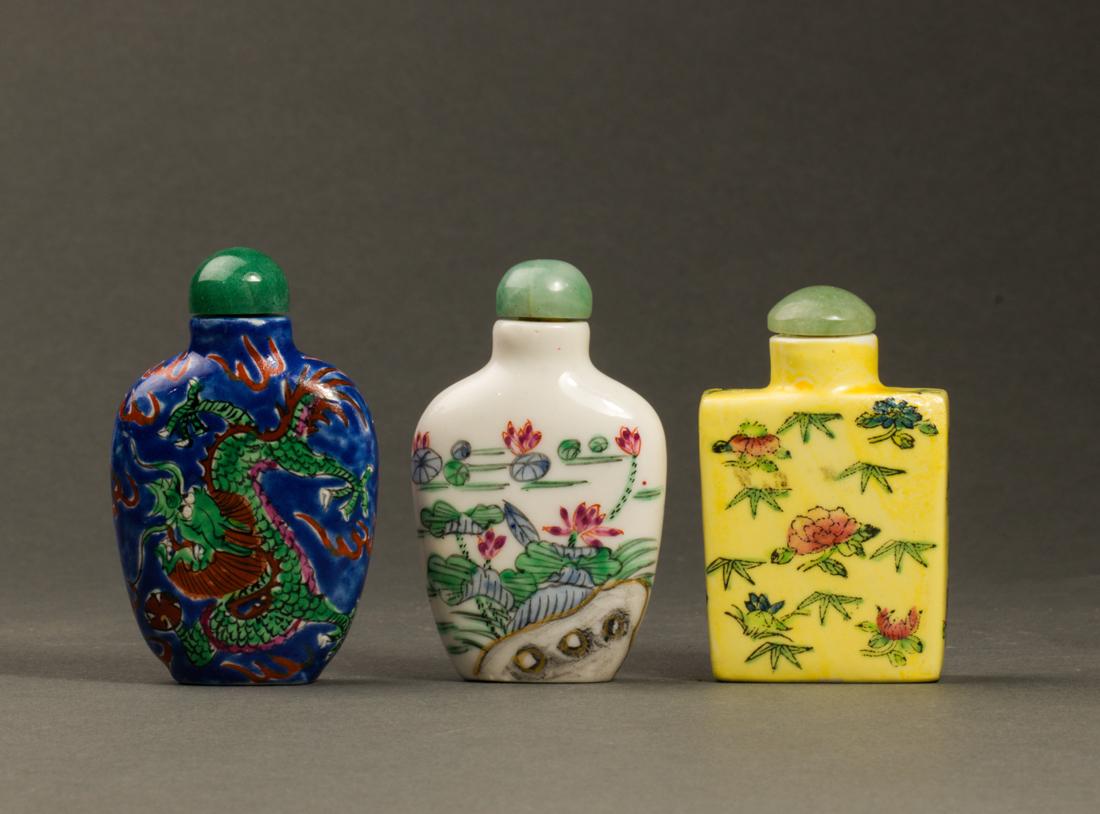 (lot of 3) Chinese snuff bottles: (lot of 3) Chinese snuff bottles, largest 2.375"h.