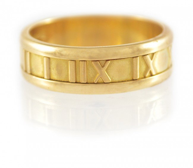 TIFFANY & CO Atlas band ring yellow gold: Gentleman's TIFFANY & CO ''Atlas'' band ring; of 14k yellow gold. Total ring weight 10.3 grams. Ring size 10