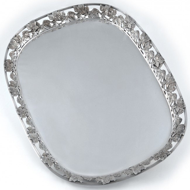 Buccellati sterling tray: Italian sterling silver tray by Buccellati designed with a reticulated gallery showing a hand chased grape on vine motif, 43.59 troy oz.
