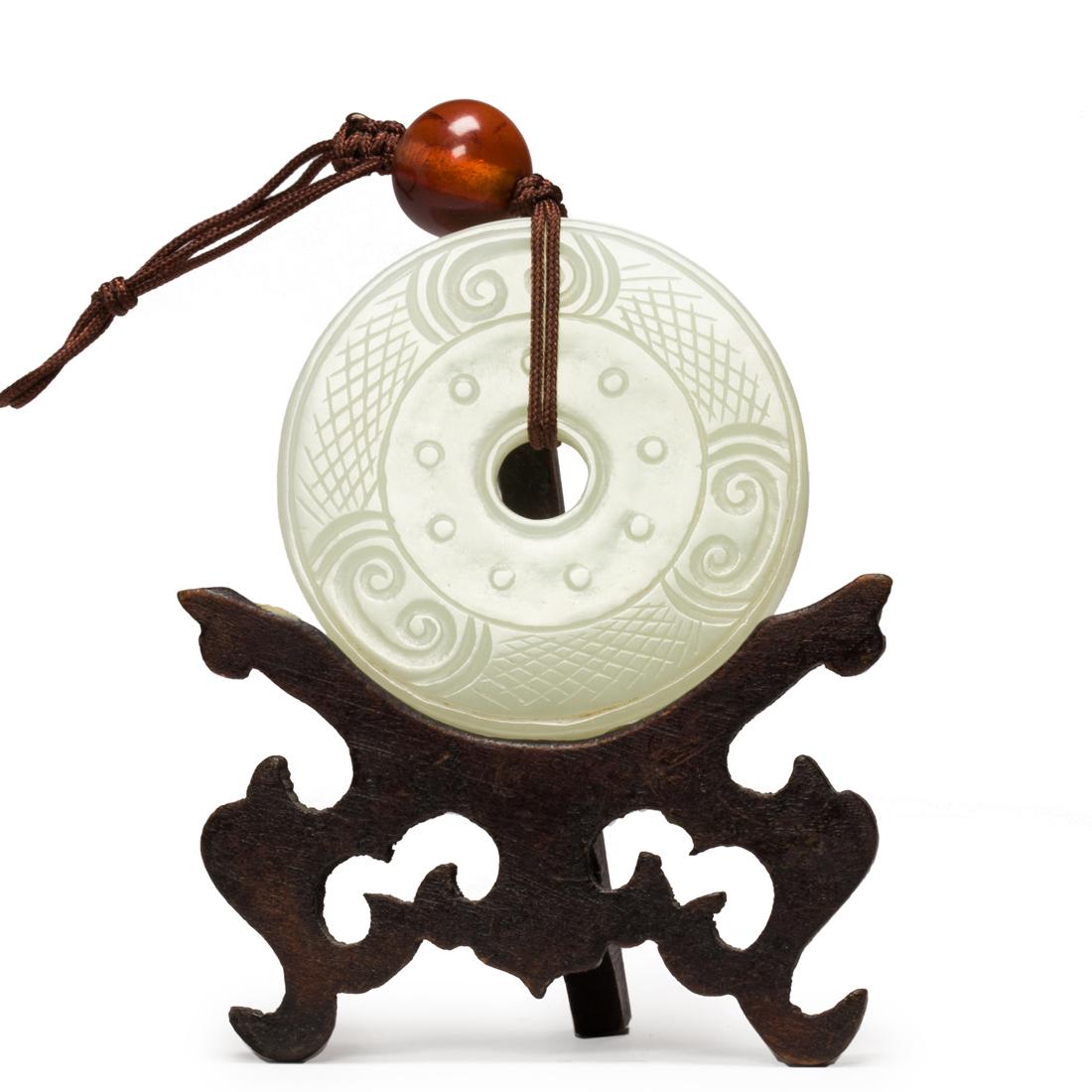 White jade bi disc (1 of 2)