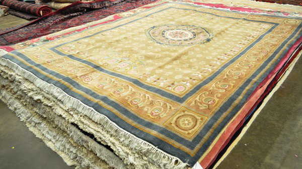 Aubosson style carpet: Indo Aubusson style carpet, 8' x 10'1''