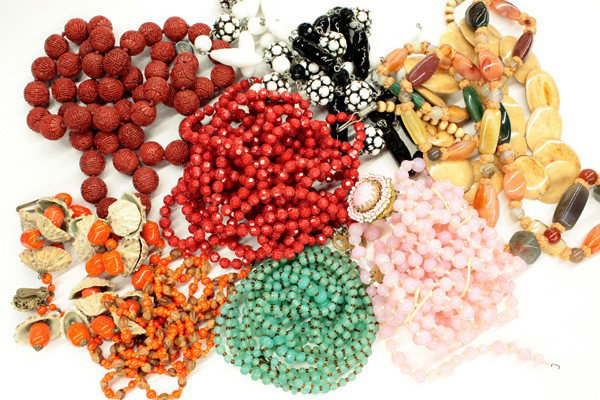 Collection of fashion jewelry: Collection of miscellaneous fashion jewelry, including; bead necklaces and bracelets, SEIKO quartz watch, cufflinks, shell necklace, etc.