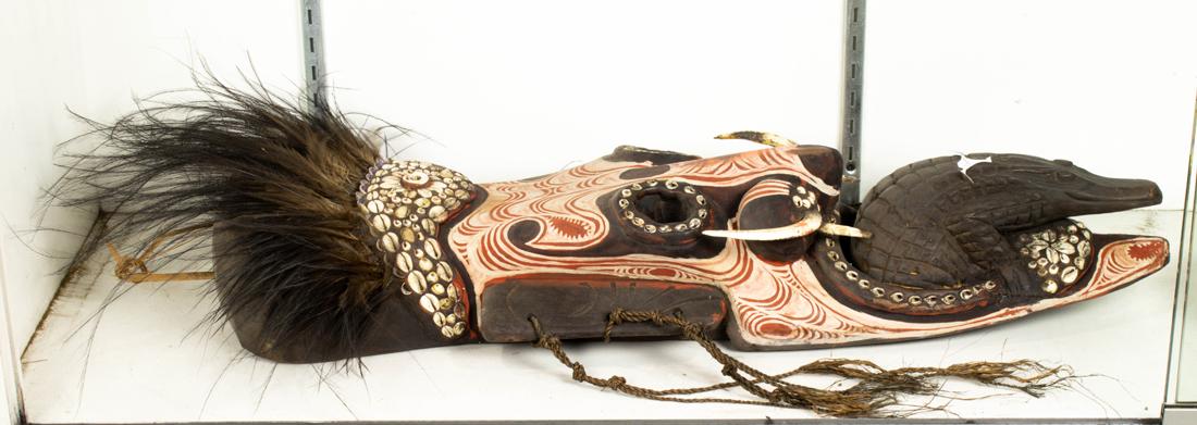 Papua New Guinea Mwai carved wood mask (1 of 1)