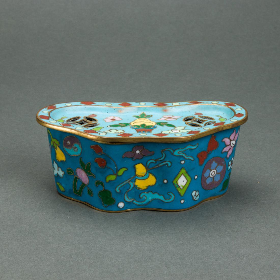 Chinese cloisonne enamel covered box (1 of 2)