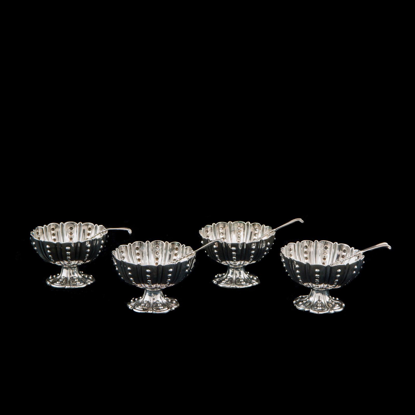 English salts en suite with salt spoons (1 of 2)