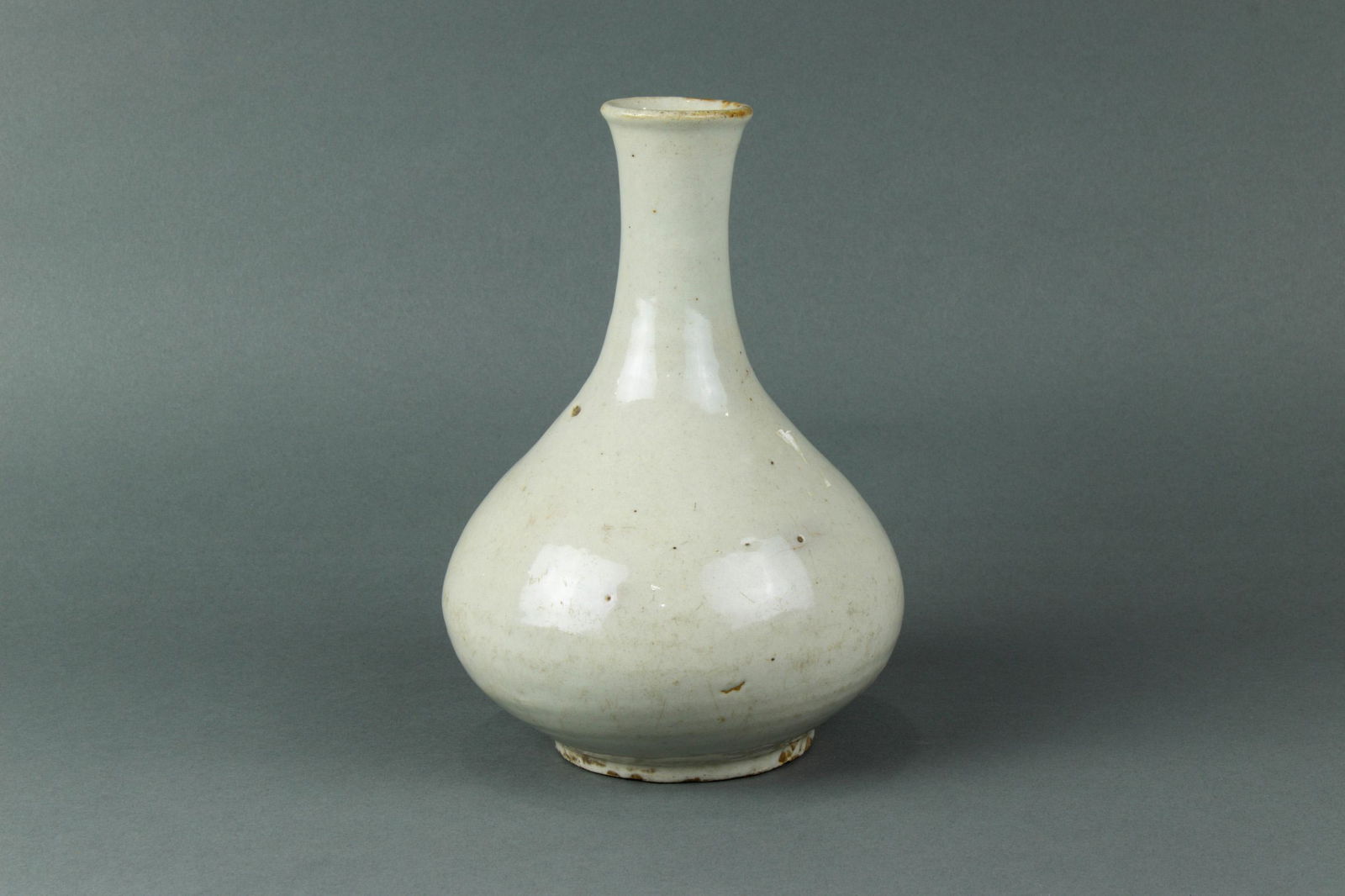 Korean white glaze vase (1 of 1)