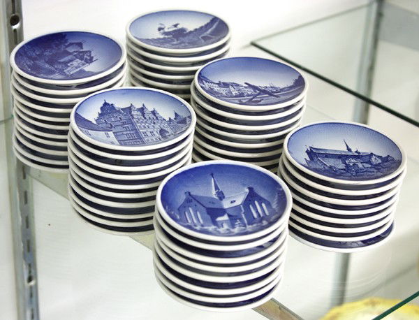 Aluminia Copenhagen dishes: (lot of approximately 58) Aluminia Copenhagen faience souvenir dishes, each 2.5'' dia