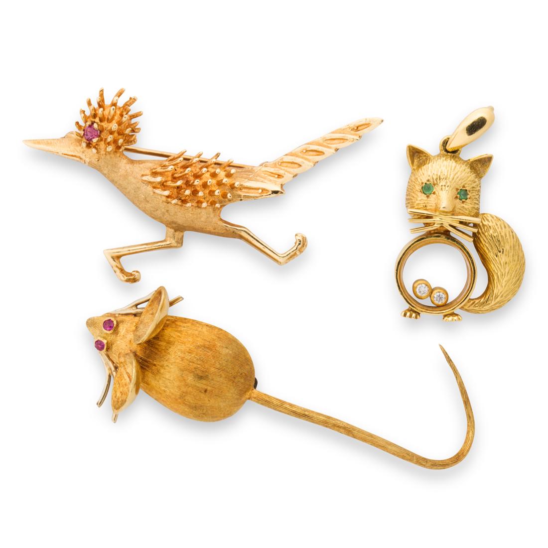 A group of fourteen or eighteen karat gold jewelry (1 of 1)