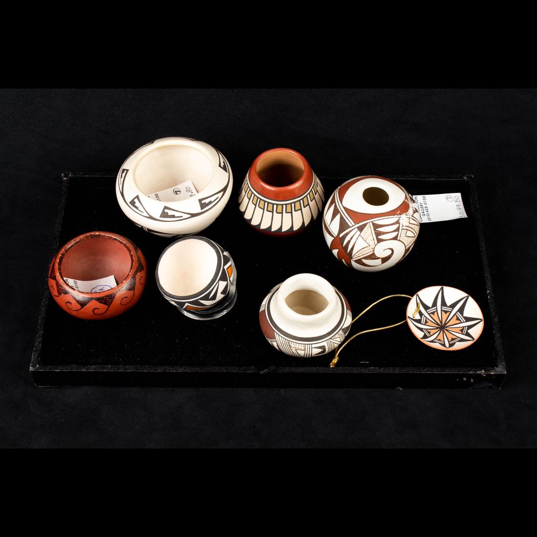 (Lot of 7) Native American miniature pottery vessels (1 of 1)