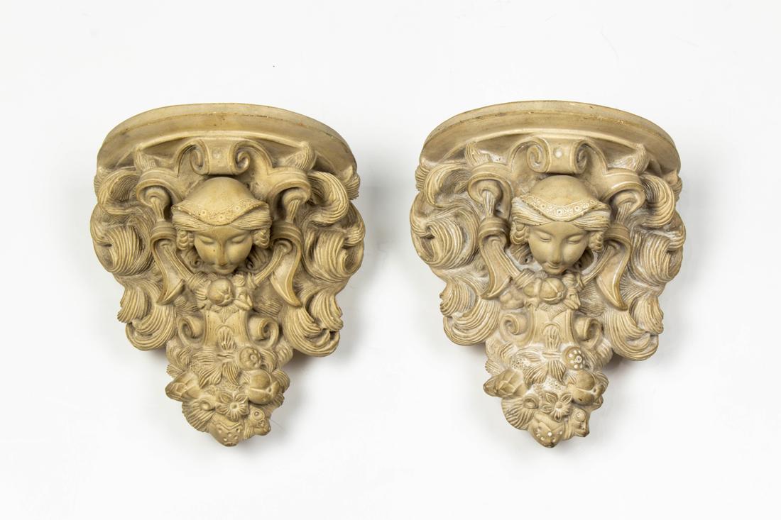 A pair of Victorian style wall brackets (1 of 1)