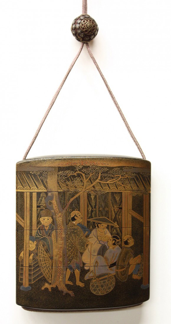Japanese Gilt/Black Lacquer Inro, Edo Period: Japanese gilt lacquer three-case inro, Edo period, 19th century, the wide body depicting people from various occupations gathering beneath a tiled gate to escape from a sudden rainstorm, executed in g
