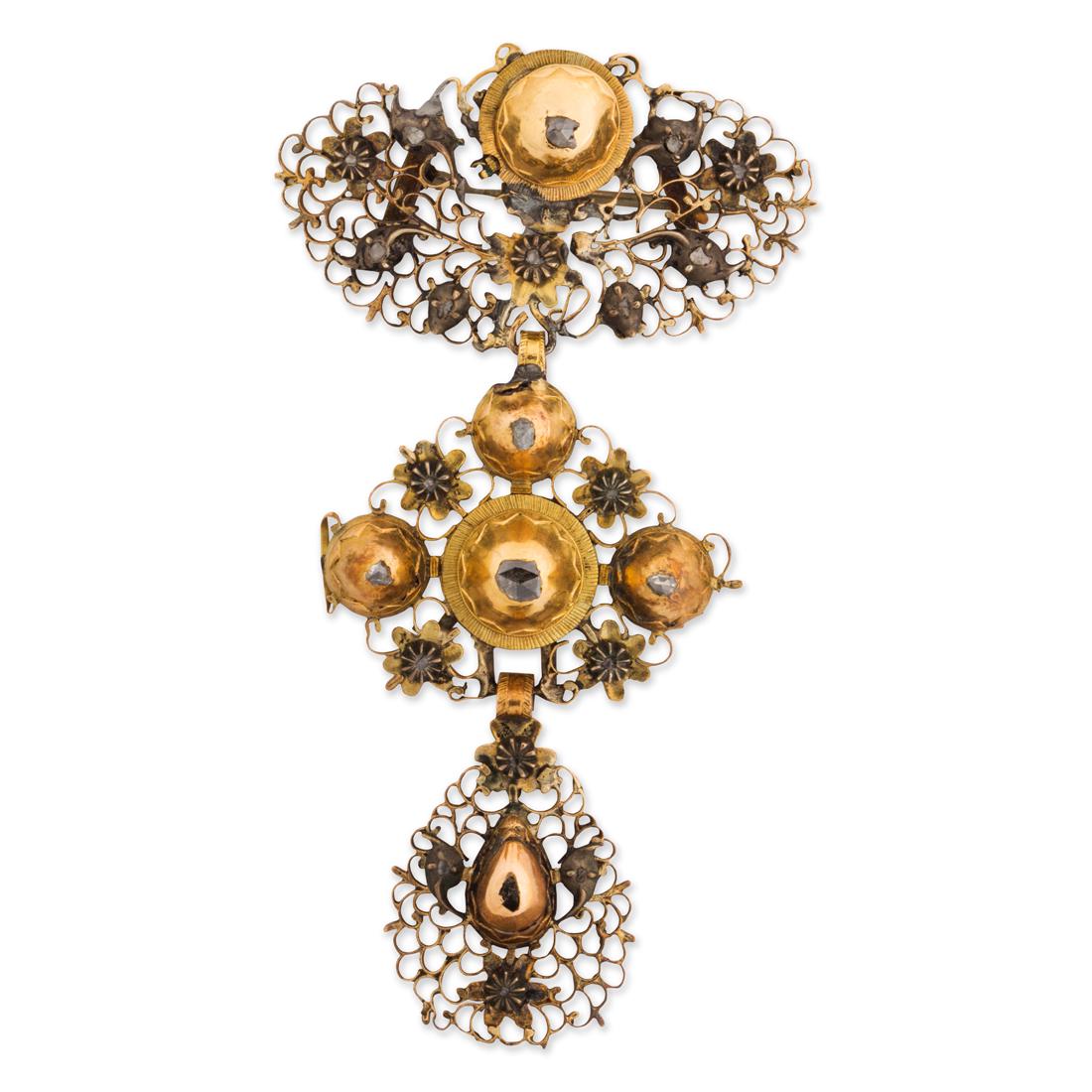 A Georgian diamond and eighteen karat gold pendant brooch (1 of 1)