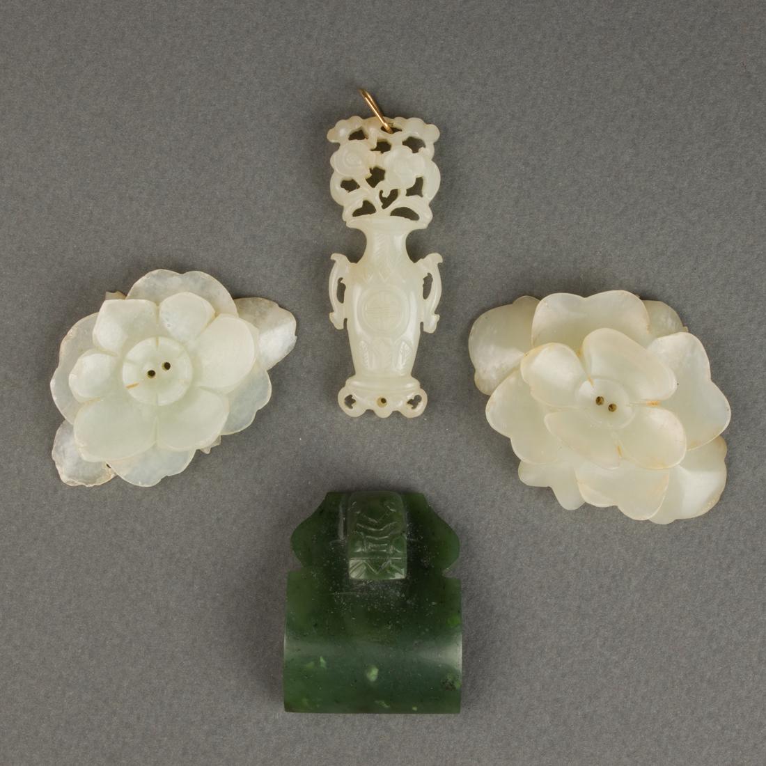 (lot of 4) Chinese jade pendants (1 of 1)