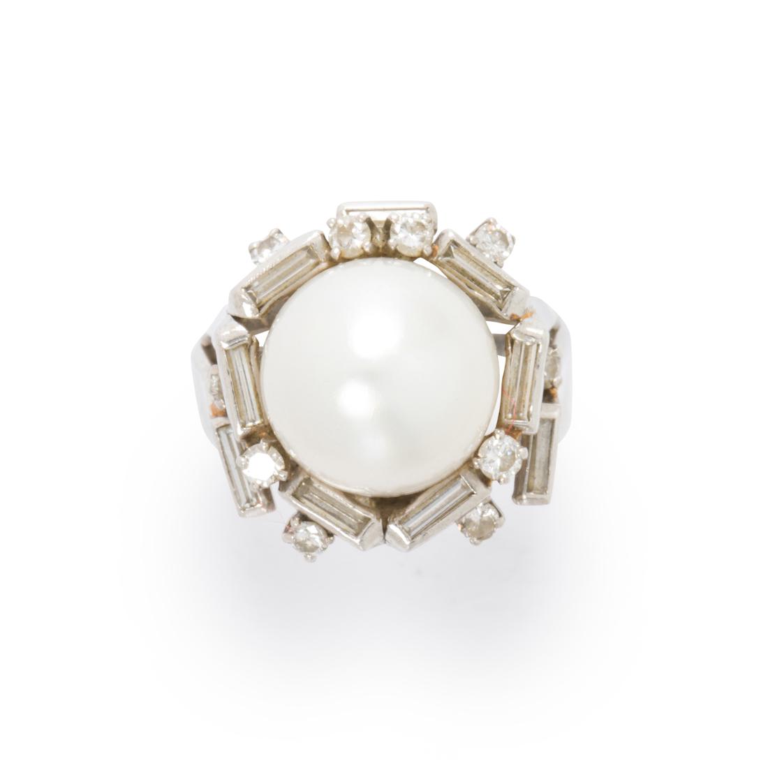 A South Sea pearl, diamond and platinum ring (1 of 2)