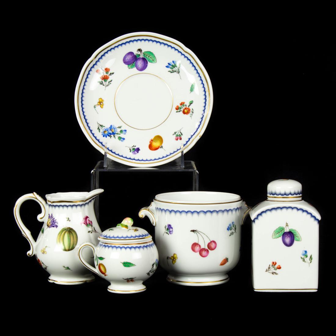 (Lot of 35) Richard Ginori porcelain in the Italian Fruits pattern (1 of 3)