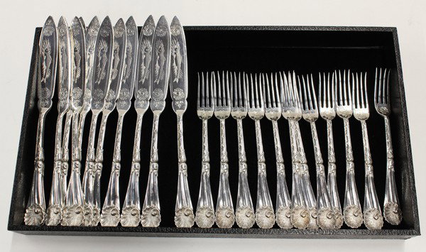 English sterling fish service: English sterling silver fish service for twelve, by Walker and Hall, Sheffiled, 1890's, 31.70 troy oz.