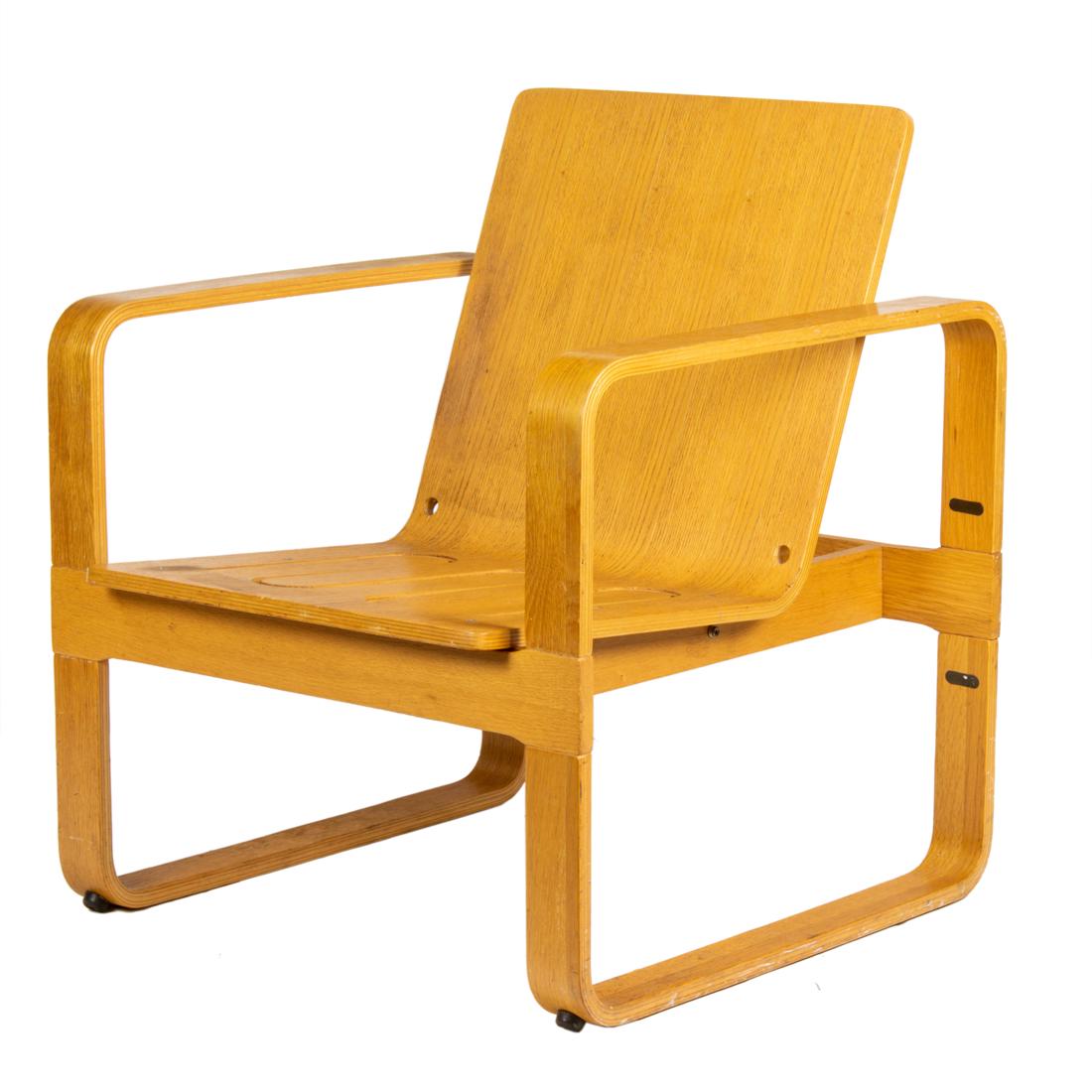 Thonet, Lounge Chair (1 of 3)