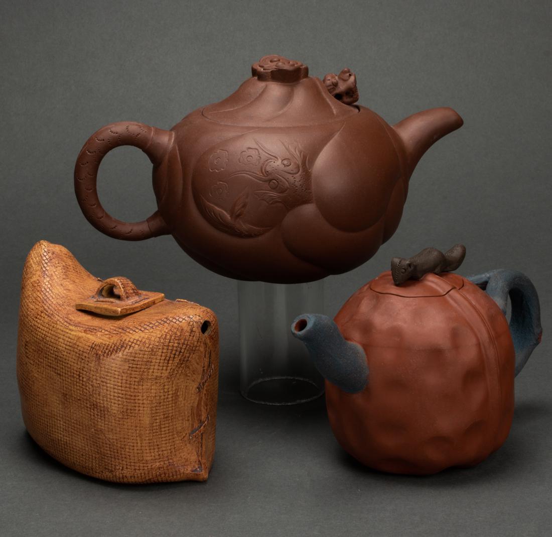 (lot of 3) Chinese Yixing teapots (1 of 7)