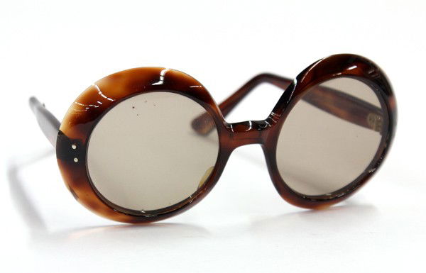 Paulett sunglasses: Paulette Guinet handmade tortoise sunglasses, circa 1950, Provenance: Ets Guinet Freres S.A. Capital 300.000 FRS 20, rue du 8 Mal 1945 O1100 OYONNAX France