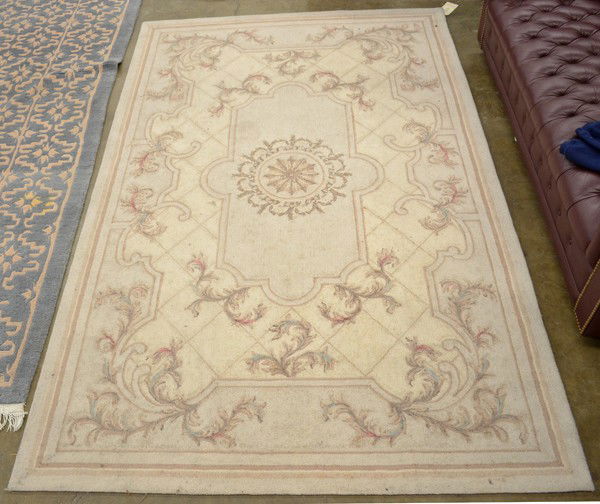 Edward Fields Rug: Edward Fields floral rug, 8'4" x 4'4"