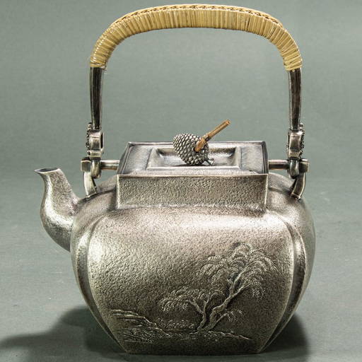 Japanese silver teapot (2835) on Jan 14, 2023 Clars Auction Gallery