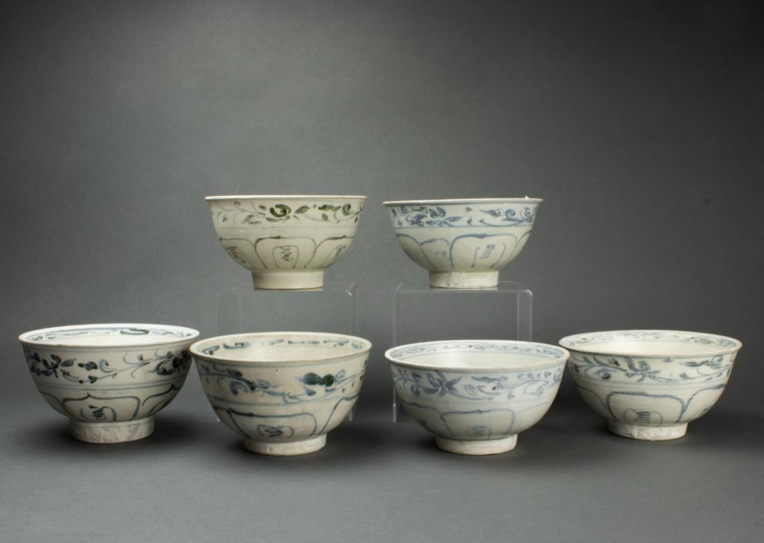 (lot of 6) Chinese export underglaze blue bowls for the Southeast Asian market (1 of 2)