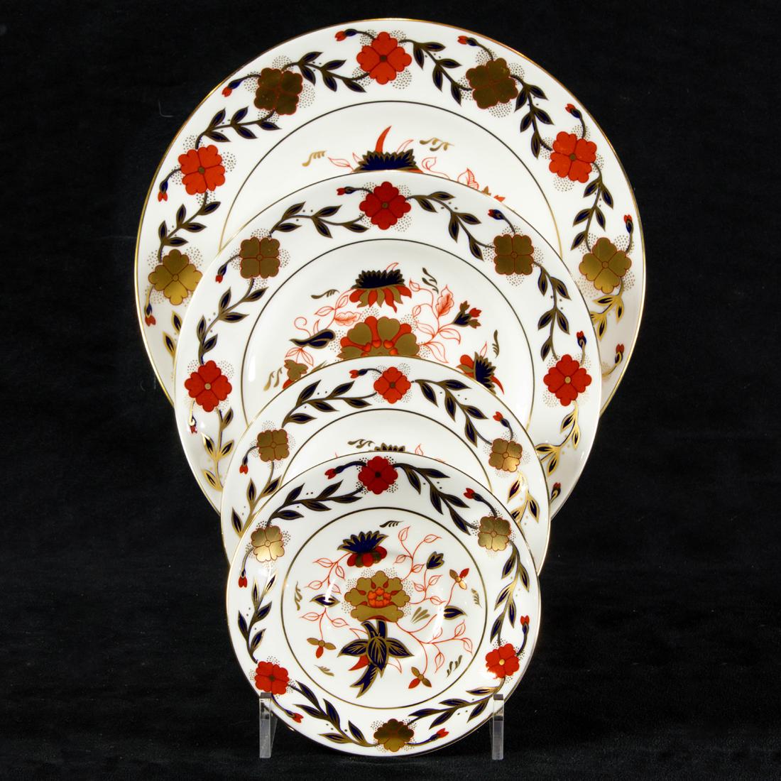 (Lot of approximately 525) A large and extensive Royal Crown Derby porcelain dinner service (1 of 8)