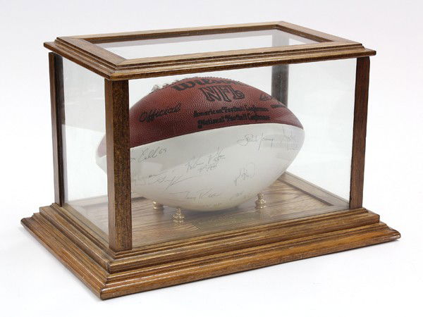 San Francisco 49ers 1989 signed football: San Francisco Forty Niners, 1989, autographed football, signed by the 1989 Superbowl World Champions, signatures include, Montana, Jerry Rice, John Taylor, Roger Craig, Jamie Williams, Steve Young, Ke
