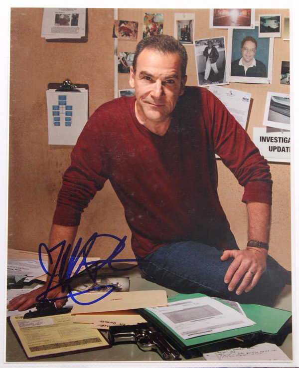 Autographed movie star photographs: (lot of 20) Associated autographed movie star photographs, including Tom Cruise, Shemar Moore, Paula Abdul, Eddie Albert, Judy Geeson, etc. Each photograph measures 10'' x 8''