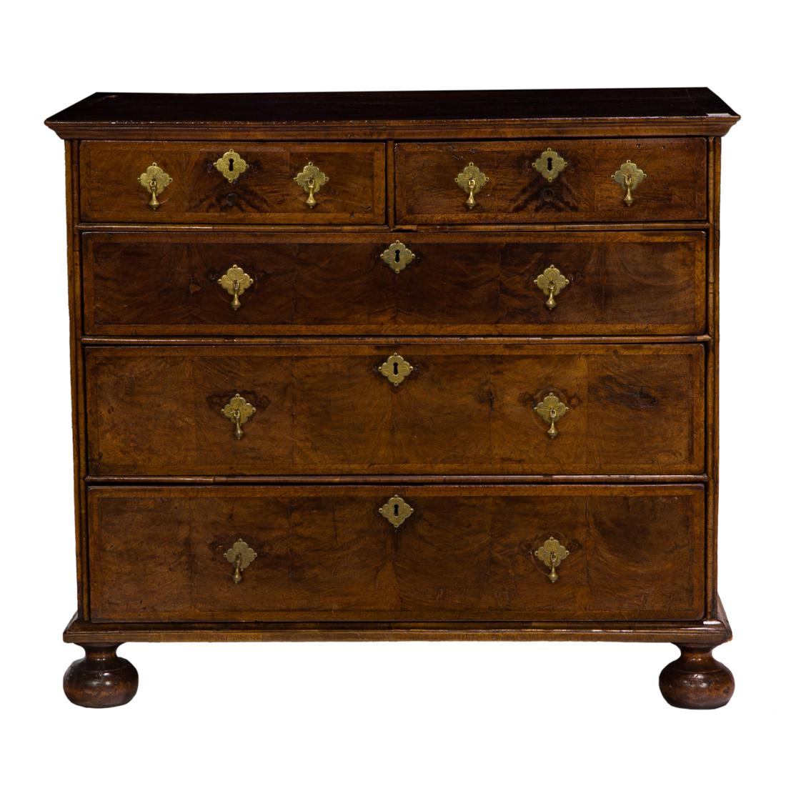 An English William and Mary band inlaid chest of drawers 18th century (1 of 4)