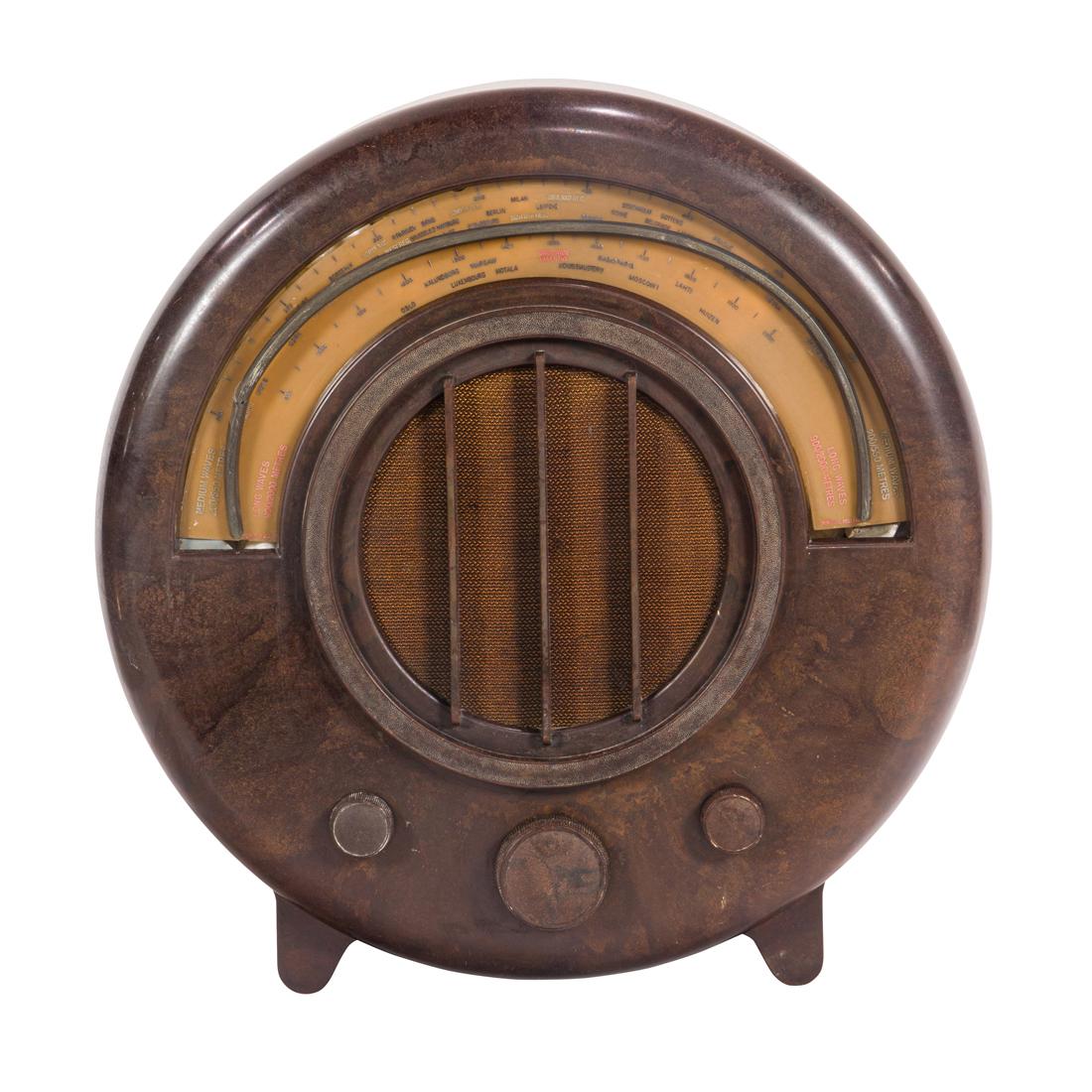 A Wells Coates radio (1 of 3)