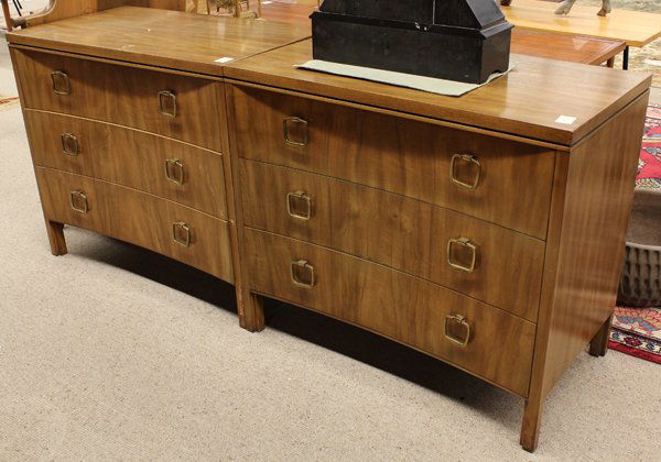 Mid Century bedroom suite: (lot of 5) John Widdicomb Mid Century bedroom suite, consisting of a tall dresser 42''h x 36''w x 19''d, together with two low chests 32''h x 36''w x 20''d each having square pulls and rising on gradu